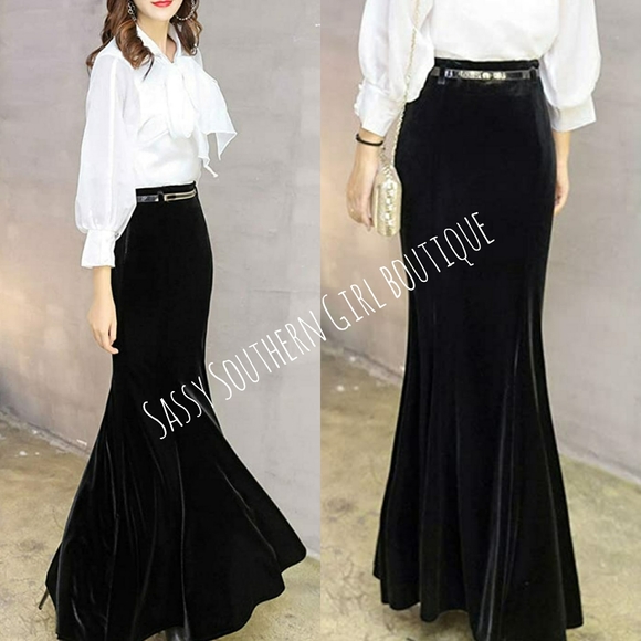 🆕⭐ Velvet Gorgeous black mermaid velvet maxi skirt